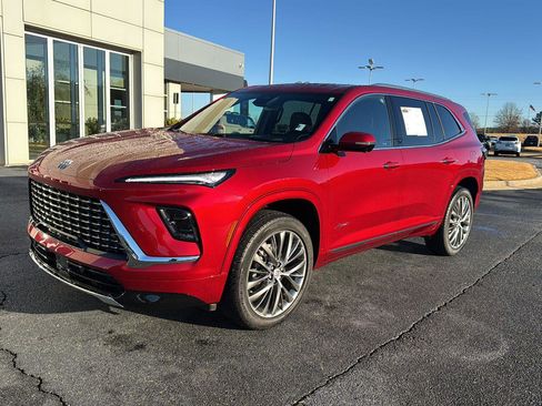 Used 2025 Buick Enclave Avenir image 1