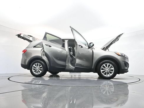 Used 2017 Kia Sorento FWD image 48