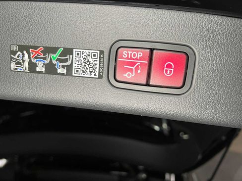 Certified 2026 Mercedes-Benz GLC 300 4MATIC image 18