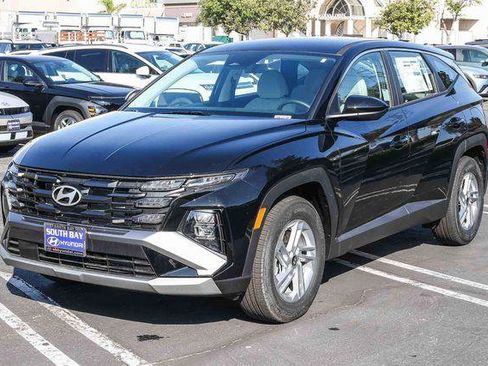 New 2026 Hyundai Tucson SE image 3