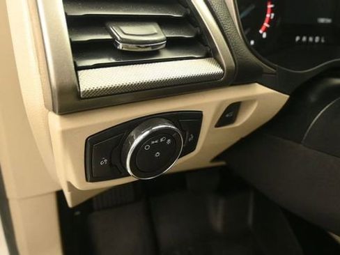 Certified 2018 Ford Fusion SE FWD image 14