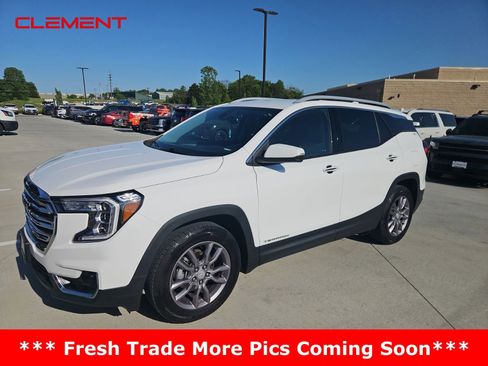 Used 2023 GMC Terrain SLT FWD image 3