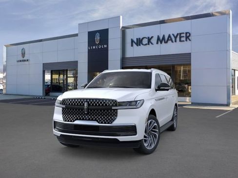 New 2026 Lincoln Navigator Premiere AWD/4WD image 2