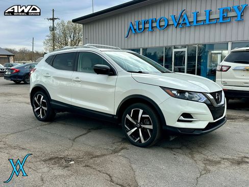 Used 2022 Nissan Rogue Sport SL AWD/4WD image 1