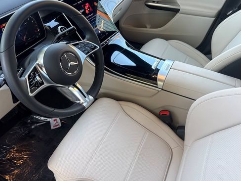 Certified 2025 Mercedes-Benz GLC 300 4MATIC image 4