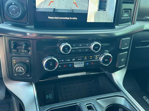 Used 2024 Ford F150 Platinum w/ FX4 Off-Road Package image 28