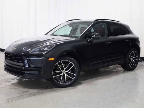 Certified 2025 Porsche Macan image 1