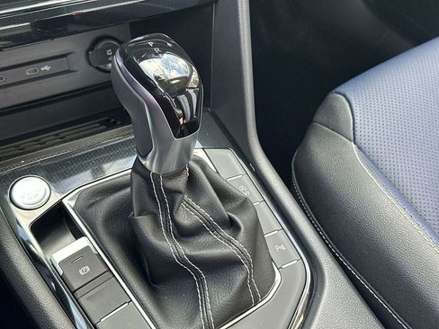 New 2026 Volkswagen Taos SEL image 20