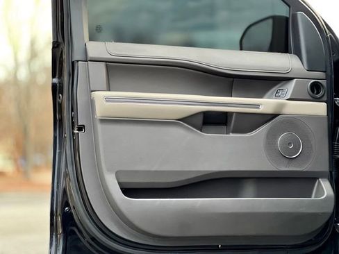 Used 2020 Ford Expedition XLT w/ Equipment Group 202A image 10