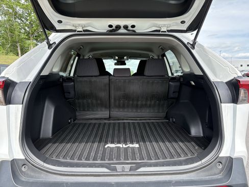Used 2024 Toyota RAV4 LE FWD image 19