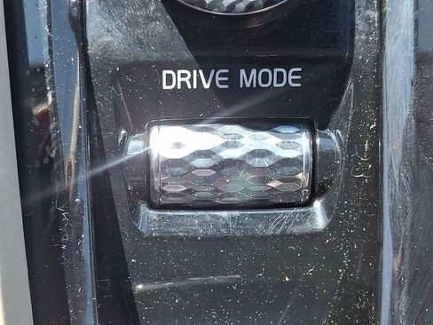 Used 2017 Volvo S90 T6 Inscription w/ Vision Package image 27