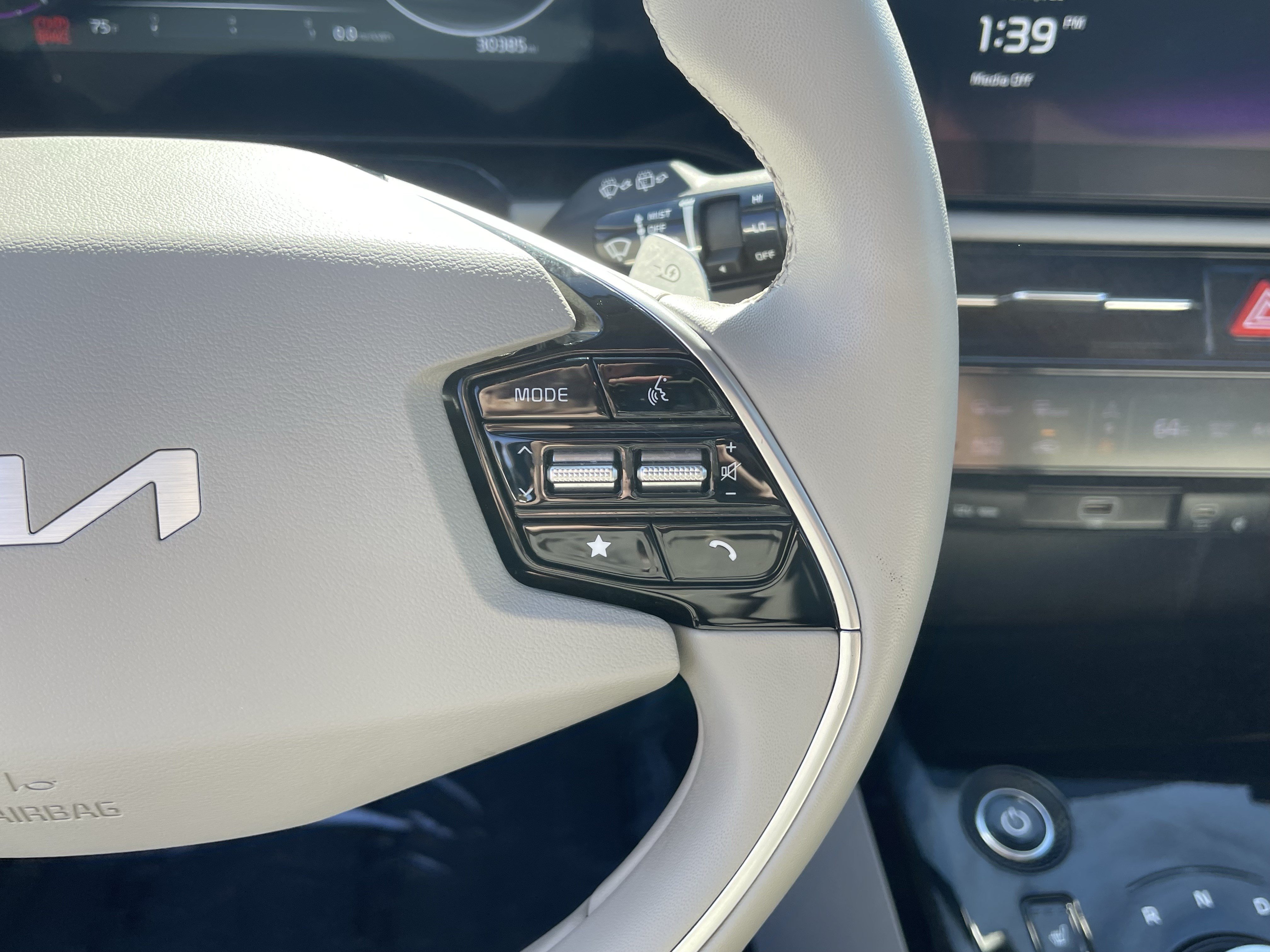 Used 2023 Kia Niro Wave FWD image 25