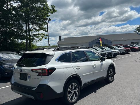 Used 2022 Subaru Outback Limited AWD/4WD image 5