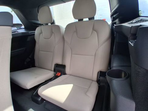 New 2026 Volvo XC90 T8 Plus w/ Protection Package Premier AWD/4WD image 18