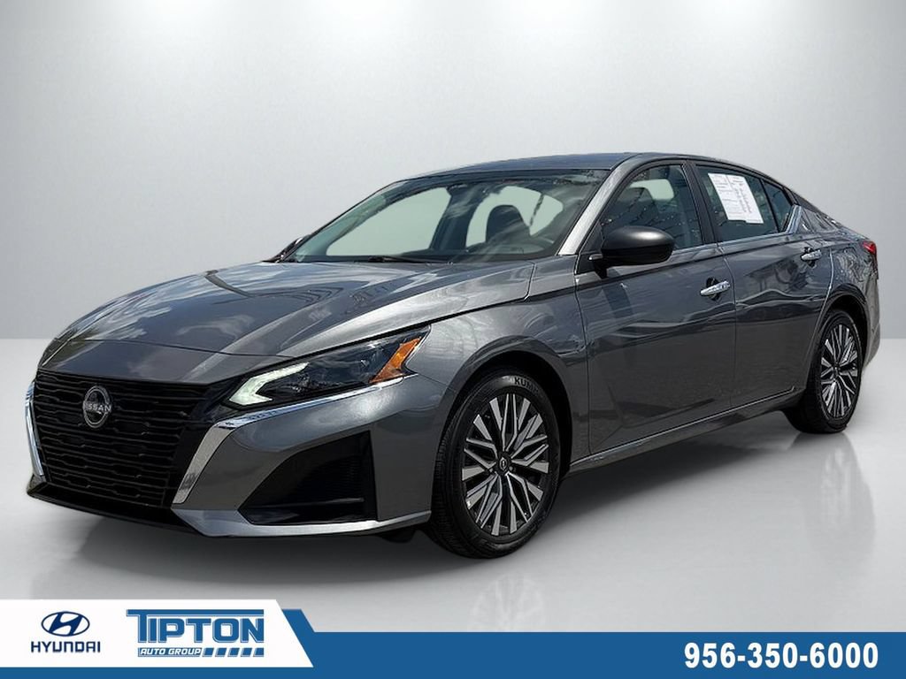 Used 2025 Nissan Altima 2.5 SV FWD image 1