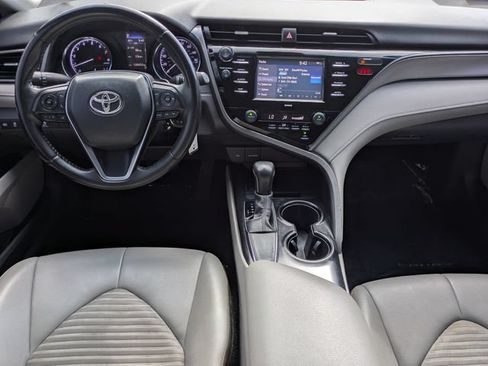 Used 2020 Toyota Camry SE FWD image 14