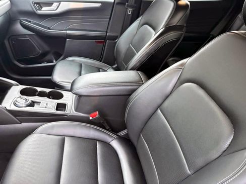 Used 2025 Ford Escape Platinum image 19