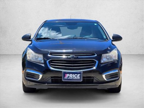 Used 2015 Chevrolet Cruze LS FWD image 2