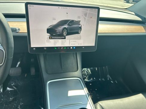 Used 2023 Tesla Model Y Long Range AWD/4WD image 43