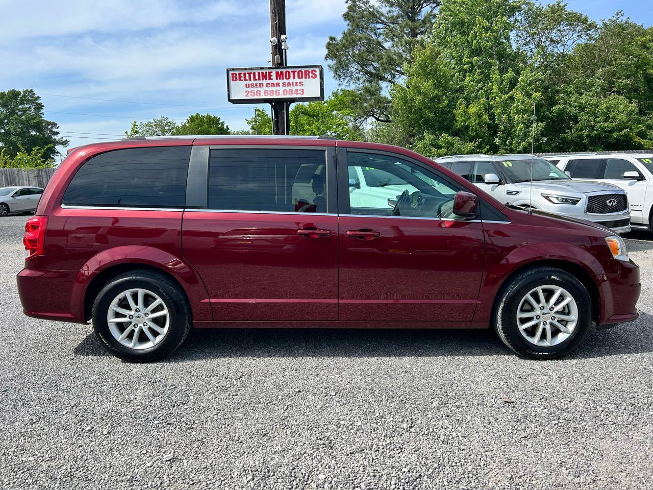 Used 2020 Dodge Grand Caravan SXT FWD image 3