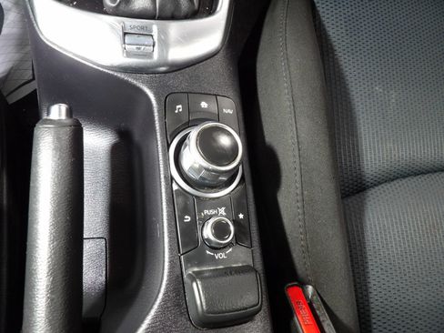 Used 2019 Toyota Yaris LE FWD image 13