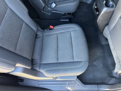 Used 2024 Chevrolet Traverse LT image 13