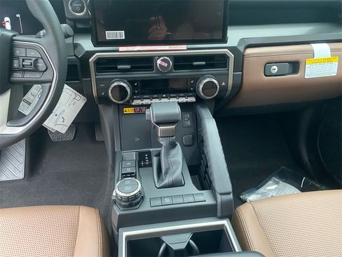 New 2025 Toyota 4Runner Limited image 11