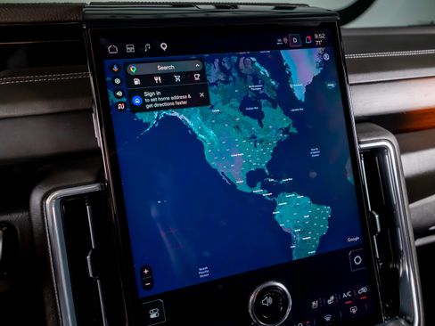 Used 2025 GMC Yukon Denali w/ Denali Reserve Package image 19