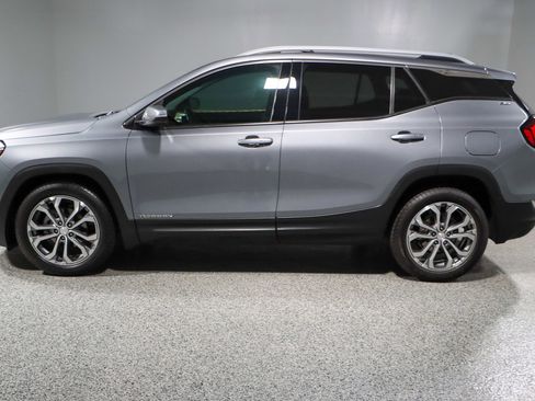 Used 2020 GMC Terrain SLT w/ Preferred Package image 10