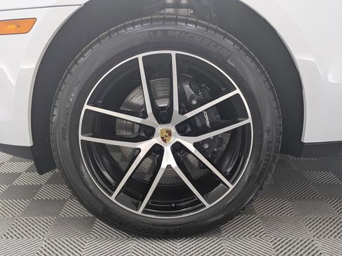 New 2026 Porsche Macan AWD/4WD image 26
