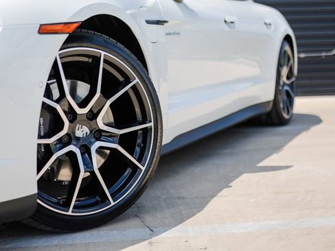 New 2026 Porsche Taycan image 12