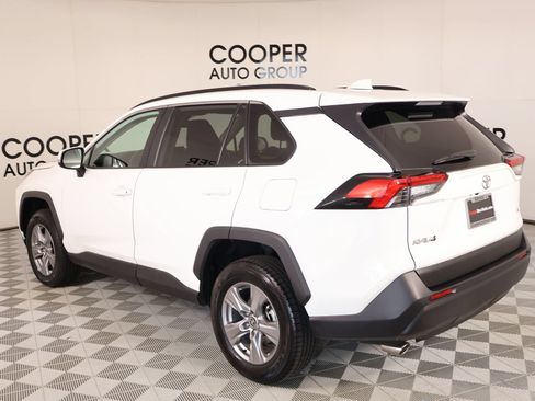 Used 2025 Toyota RAV4 XLE FWD image 21