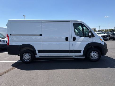 Used 2025 RAM ProMaster 2500 w/ U-Haul Equipment Group FWD image 2