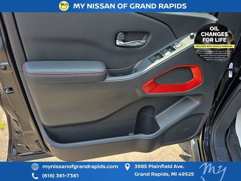 Used 2023 Nissan Frontier PRO-4X w/ Pro Convenience Package AWD/4WD image 11