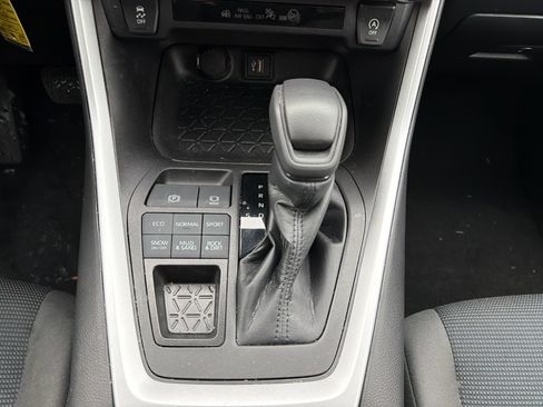 Used 2023 Toyota RAV4 LE image 20