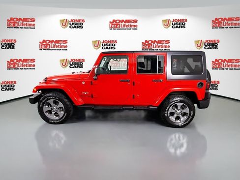 Used 2018 Jeep Wrangler Unlimited Sahara w/ Max Tow Package image 11
