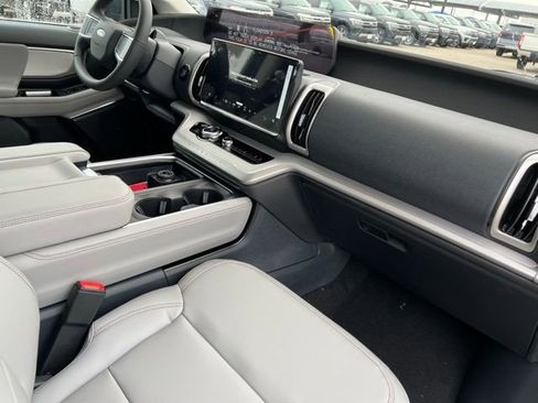 New 2025 Ford Expedition Max Active image 12