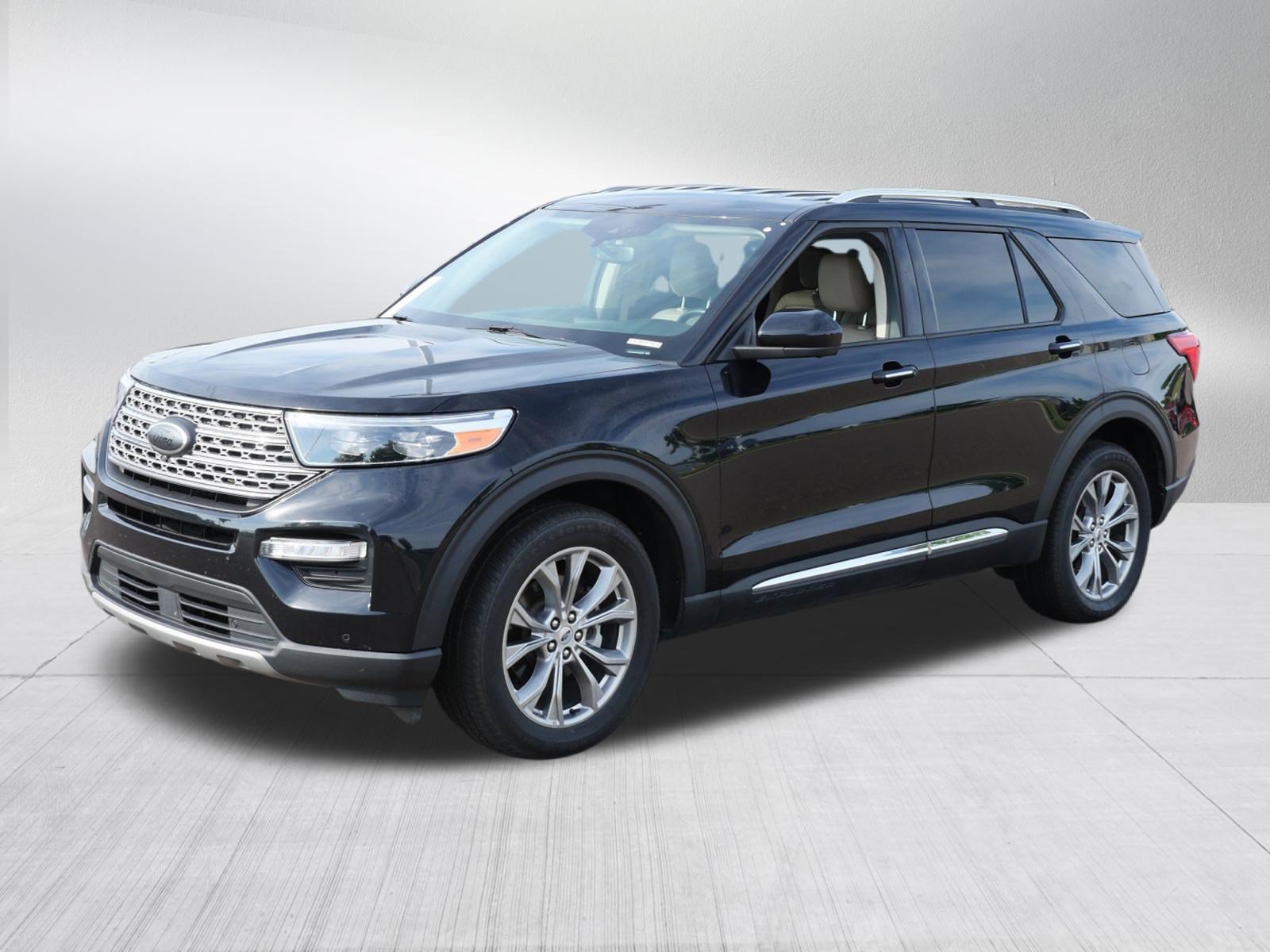 Used 2023 Ford Explorer Limited AWD/4WD image 3