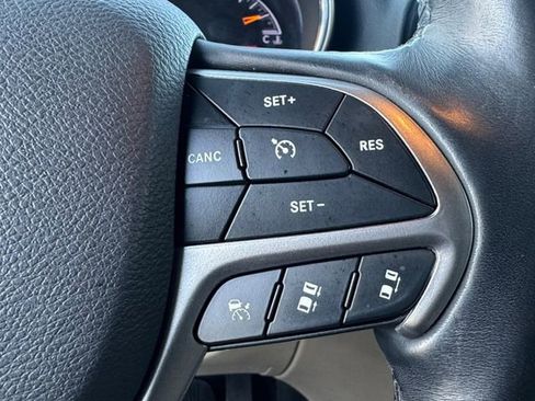 Used 2019 Jeep Grand Cherokee Limited image 8