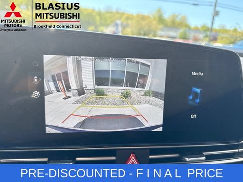 Used 2024 Hyundai Elantra SEL w/ Convenience Package FWD image 32
