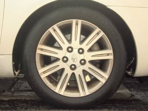 Used 2010 Toyota Avalon Limited FWD image 10