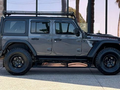 Used 2018 Jeep Wrangler Unlimited Rubicon w/ Dual Top Group AWD/4WD image 19