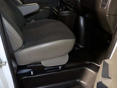 Used 2024 GMC Savana 2500 w/ Driver Convenience Package image 28