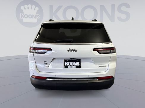 Used 2023 Jeep Grand Cherokee L Laredo image 5