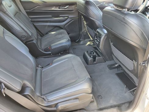Used 2023 Jeep Grand Cherokee L Laredo AWD/4WD image 19