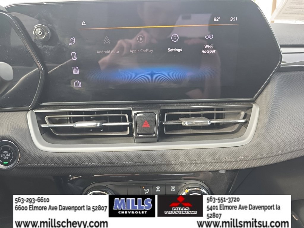 Used 2024 Chevrolet TrailBlazer LT w/ LT Cold Weather Package FWD image 11