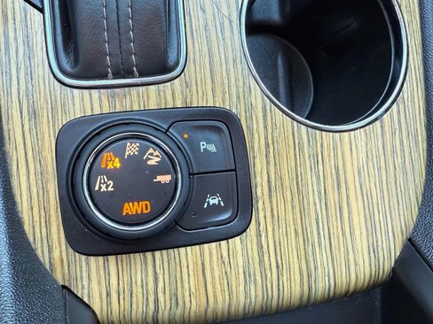 Used 2017 GMC Acadia Denali image 25