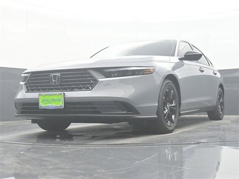 Certified 2025 Honda Accord SE image 27