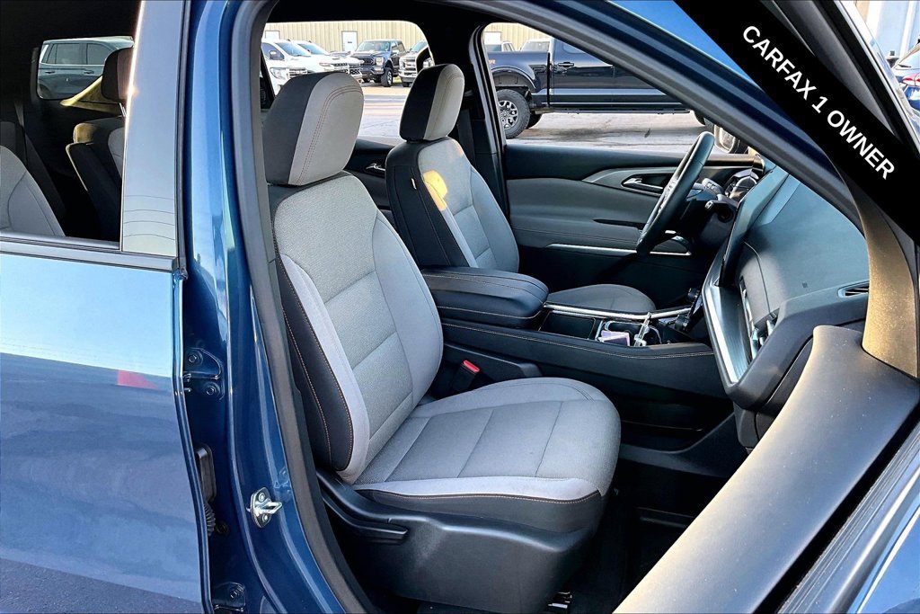 Used 2026 Chevrolet Traverse LT w/ Driver Confidence Package FWD image 28