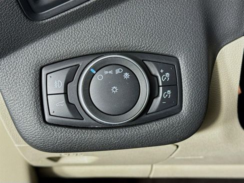 Used 2018 Ford Escape SE image 11